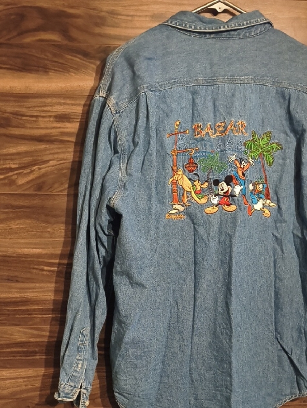 Vintage 90s Disneyland Paris "Bazar" Embroidered Denim Shirt - Mickey & Friends - Picture 8 of 8
